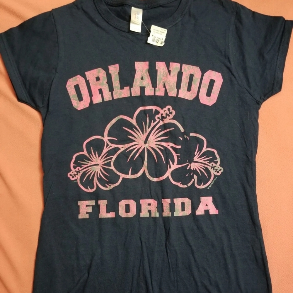 SOLD 🎉Orlanda Florida Navy Tee Shirt
